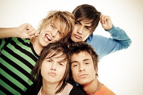 criado por @rafaelasampaio , @anapaulabrito_ e @vicguimaraess :DDDD nosso objetivo é formar uma família de fãns da restart :)