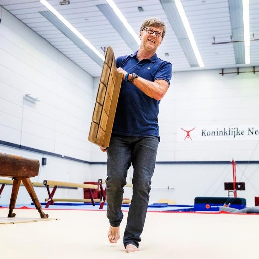 Oud-verslaggever Volkskrant, vz Ned Sport Pers, freelancer, 16 Oly Sp, 4 WK voetb, handballer, schrijver Zwemmen in Goud, Lange Mannen, Epke, Parijs 2024