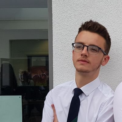 FdField's profile picture. Just a lad that hates physics