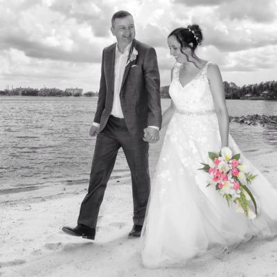 vickibrown2018's profile picture. I'm a hoot. Seriously. 🍸