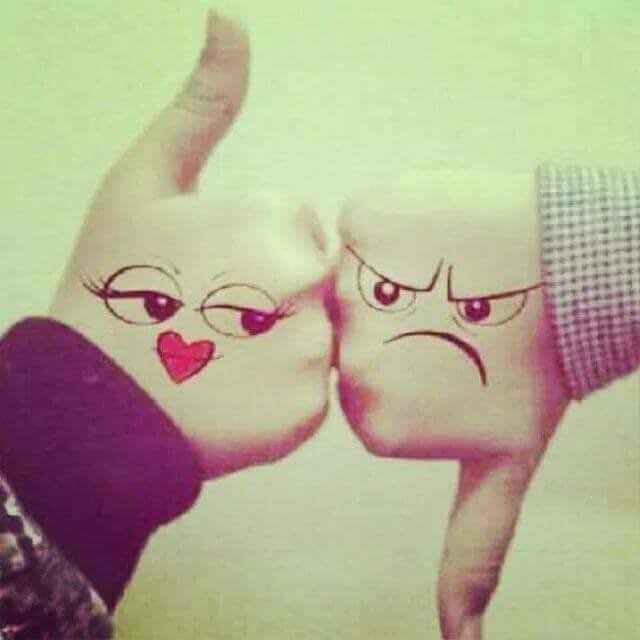 تْْعجْبّنَيَ ♥الُحُيَاةِ ..بّكِلُ احُزُانَُها .وَافَرَاحُُها .وَانَكِسِارَتُْها .اْعيَشِ لُاسِْعدِ فَقًطِ وَلُا يَُهمٌنَيَ