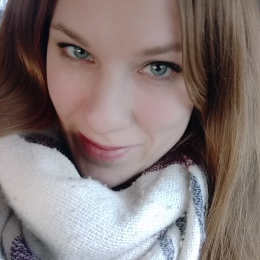 Anne | 36 | Moselkind | Streamerin/Artist | Lebt zwischen Reallife und Wildside