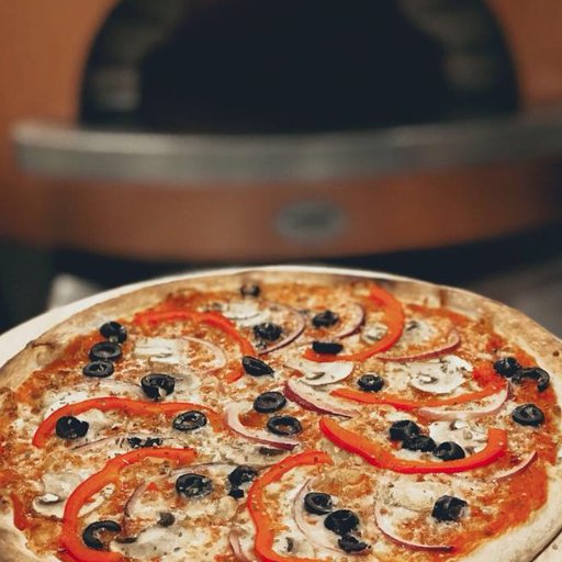 We serve delicious Italian style stone baked pizza for takeaway and delivery in East Grinstead. Also smoothies, salads, baked potatoes and milkshakes at lunch!