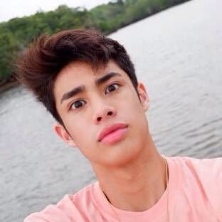 i want to be Donny's best friend 🙈 fan account; @donnydons_laxa before