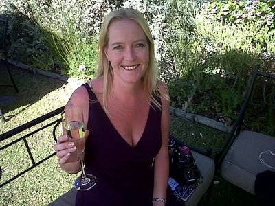 A student of life with a passion for good food and wine. Love cats, chocolate, Motorsport and a good psychological thriller (in no particular order).