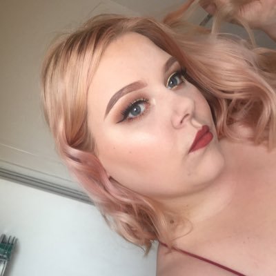 jade_l3a's profile picture. We are all inside a Capri sun🍊