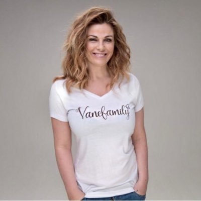 Benvenuti nella VaneFamily - official fanclub di Vanessa Incontrada. Iscriviti su https://t.co/XxDSeKFFml