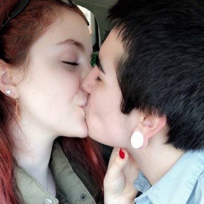 Love my daughter , Love my fiancé , Thats about it 🤷🏼♀️👍🏼