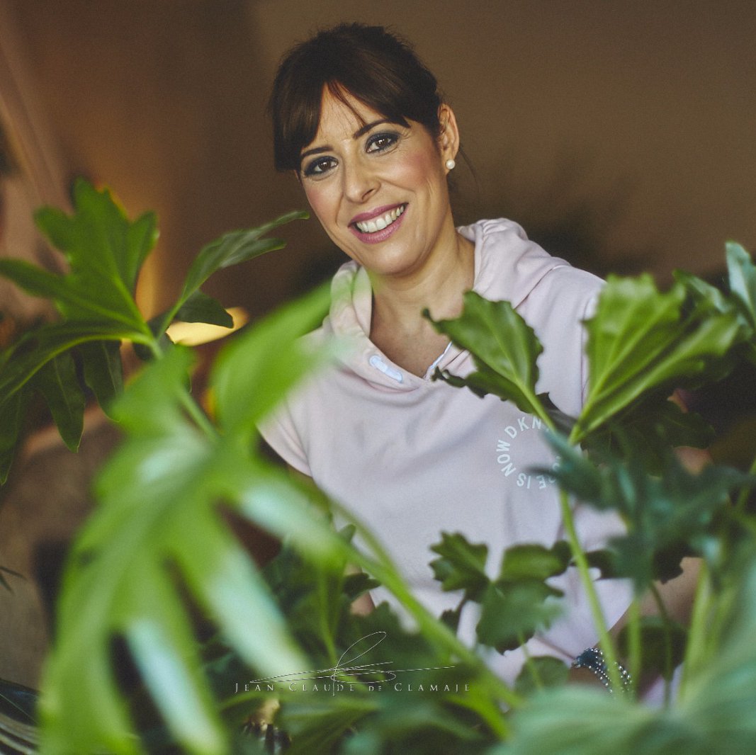 DiferentePunto's profile picture. Me apasiona la decoración, creación de ambientes,imagen,publicidad,fotografía publicitaria,  y como emprendedora ayudo a empresas  a definir su imagen de marca.