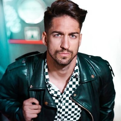 Hijo de @DioniMartin y @CoLuzLuna / Hermano de @RubenM_Oficial / Siempre orgulloso de ellos. MADRID Instagram: cristofermartin9