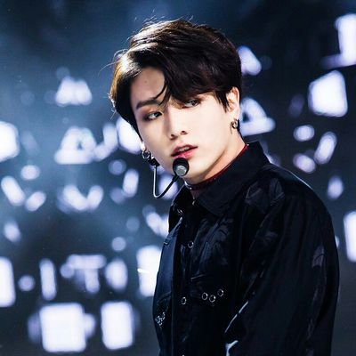 READ BIO & FOLLOW @untoldtaeさんのプロフィール画像
