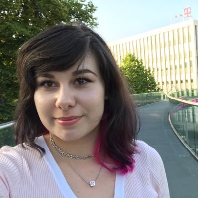 Azubi bei @deutschetelekom || im Magenta Fieber 💕 #LoveMagenta