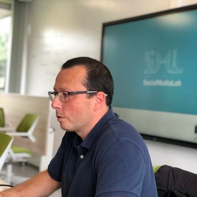 comNchange's profile picture. Professeur en communication organisationnelle et  numérique @UCLouvain_be  président de #comu.  Social Media Lab @SocialmediaUCL #DigitalWallonia champion