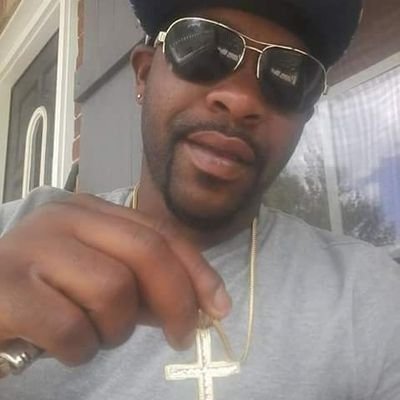 hip hop/horrorcore artist from Atlanta live in Elizabethtown ky.on here for networking and promotion.hit me hot beats and music killasymphonyceo@gmail.com