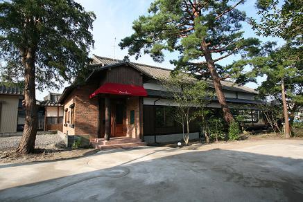 新潟市北区（旧豊栄市）の地産地消イタリア料理店。新潟の食材を活かしたトヨサカイタリアンを大正時代から続く旧料亭建築でお召し上がり下さい。 【企業理念】お客様、従業員、地域、社会に必要とされる仕事をします。ご予約はお電話にて承ります。TEL 0253875200