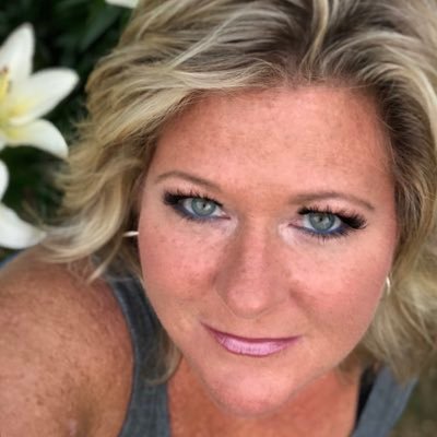 ShellMSmith's profile picture. The anti-social life of the party https://t.co/rHAhLoNdzV