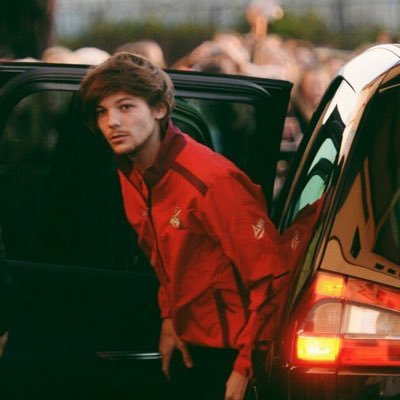 louehisty's profile picture. ↬ todo el mundo ve lo que aparentas ser, pocos experimentan lo que realmente eres.「 xxix 」 »xxix» 【H】#ColumbiaRol