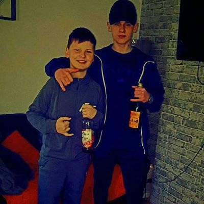 follow me and I will follow back make sure you do that and follow lob_star_o1 and subscribe to my youtube channel my name is Keaton Cairns and subscribe thanks