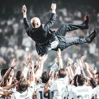1)Dios 2)Hogar 3)Fútbol, deportes olimpicos, música, e-te-ce e-te-ce... Y si!!! Me hice mas Madridista en las malas que en las buenas..  ;D