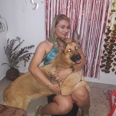 Maryycb2's profile picture. La imaginación exagera; la razón subestima; el sentido común modera, la vida no se ha hecho para comprenderla, sino para vivirla................♥