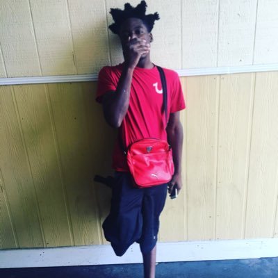 follow 👣me on Ig @yae.yola 🎋PowYaGang 🌹🏚🌹 🎥🎶TrapLivesMatter Focused on a ♏eal ticket 🙌💰 #RipChop #RipKB #FreeRedRock #RipTapp
