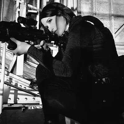 I'm Agent Alex Danvers of the DEO. Overprotective sister of Kara Danvers, hurt her and you go through me {RP/Lesbian} I adopted @AriasdaughterNC #ParodyAccount