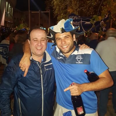 Gordo.
Hincha de Malvin y Flamengo.
Presidente de la institucion Kennedy Universitario.