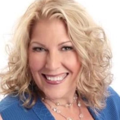 Host of the Lisa Dent Show afternoons on 720 WGN, Mom, FarmWife and advocate for all animals