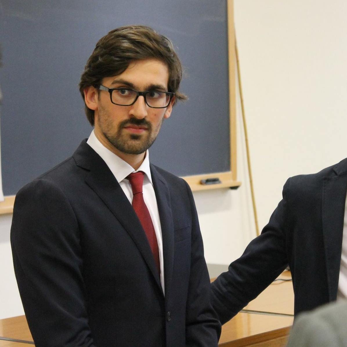 Attenzione! Il secondo emisticchio è sdrucciolo