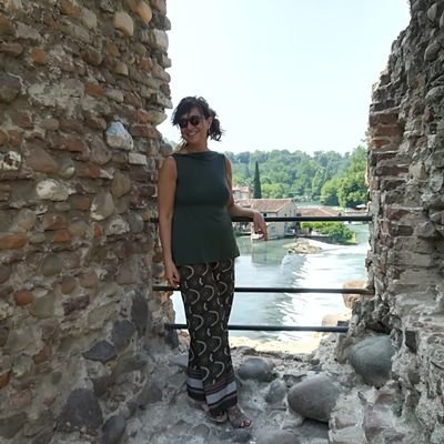 ClaudiaClalenz's profile picture. L’unico modo di andare d’accordo con la vita è essere in disaccordo con noi stessi.