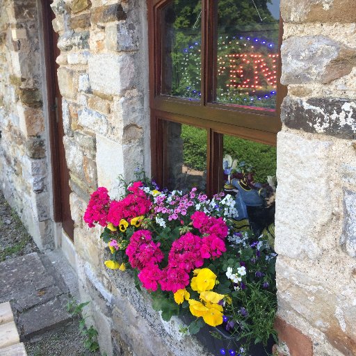 The Castle Cafe - Cafe, arts/craft & community meeting space. Five Glens Tours coming soon. Based in majestic Hamilton's Castle, Manorhamilton, Leitrim