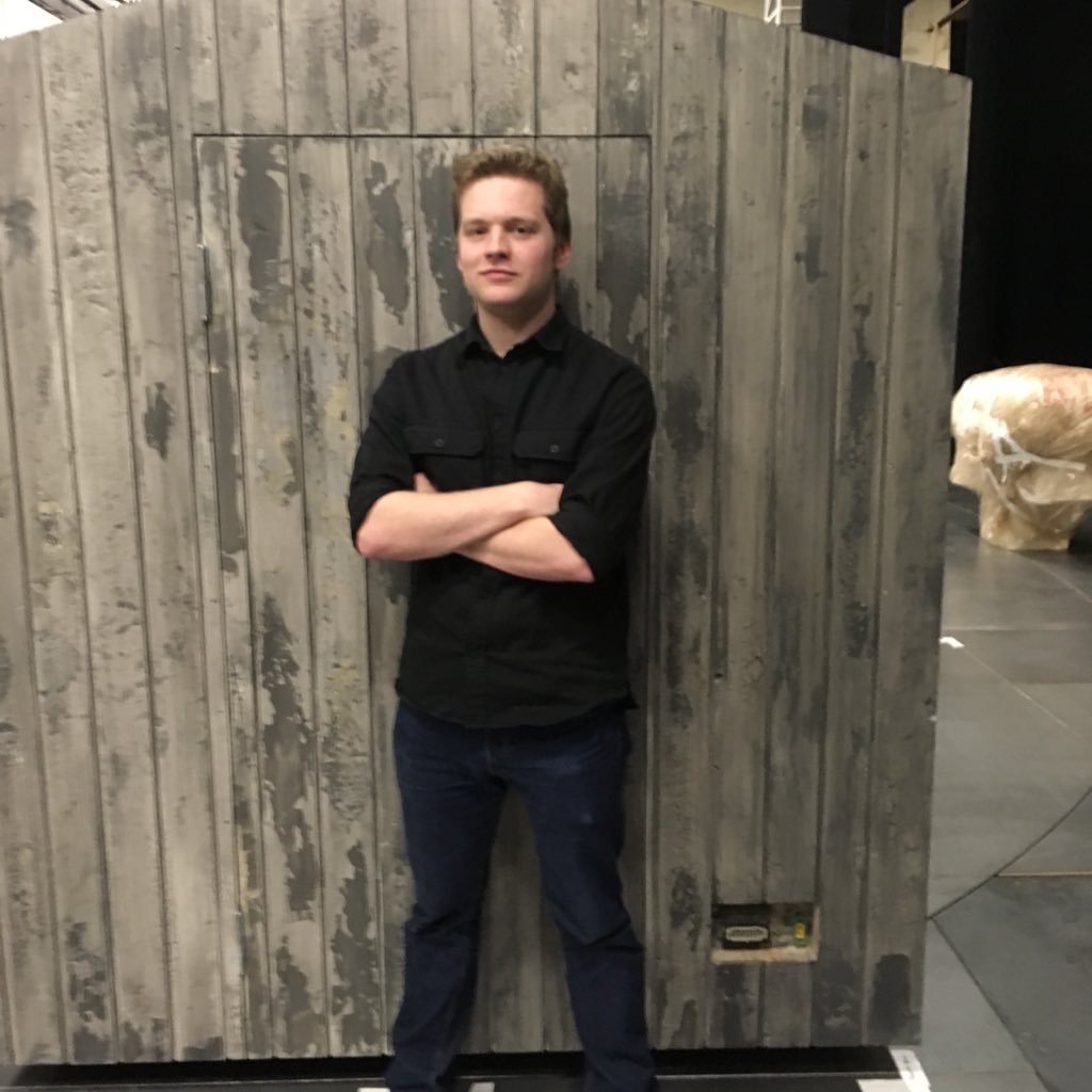 Lewis_Hudson's profile picture. German, theatre and drumming.