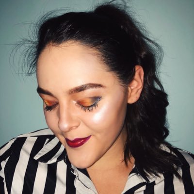 #smcvtalum | #musician #thespian #feminist #makeupartist | Pretending to know how to adult. Word vomit from the mind of a mediocre 20-something $lizzyhashope
