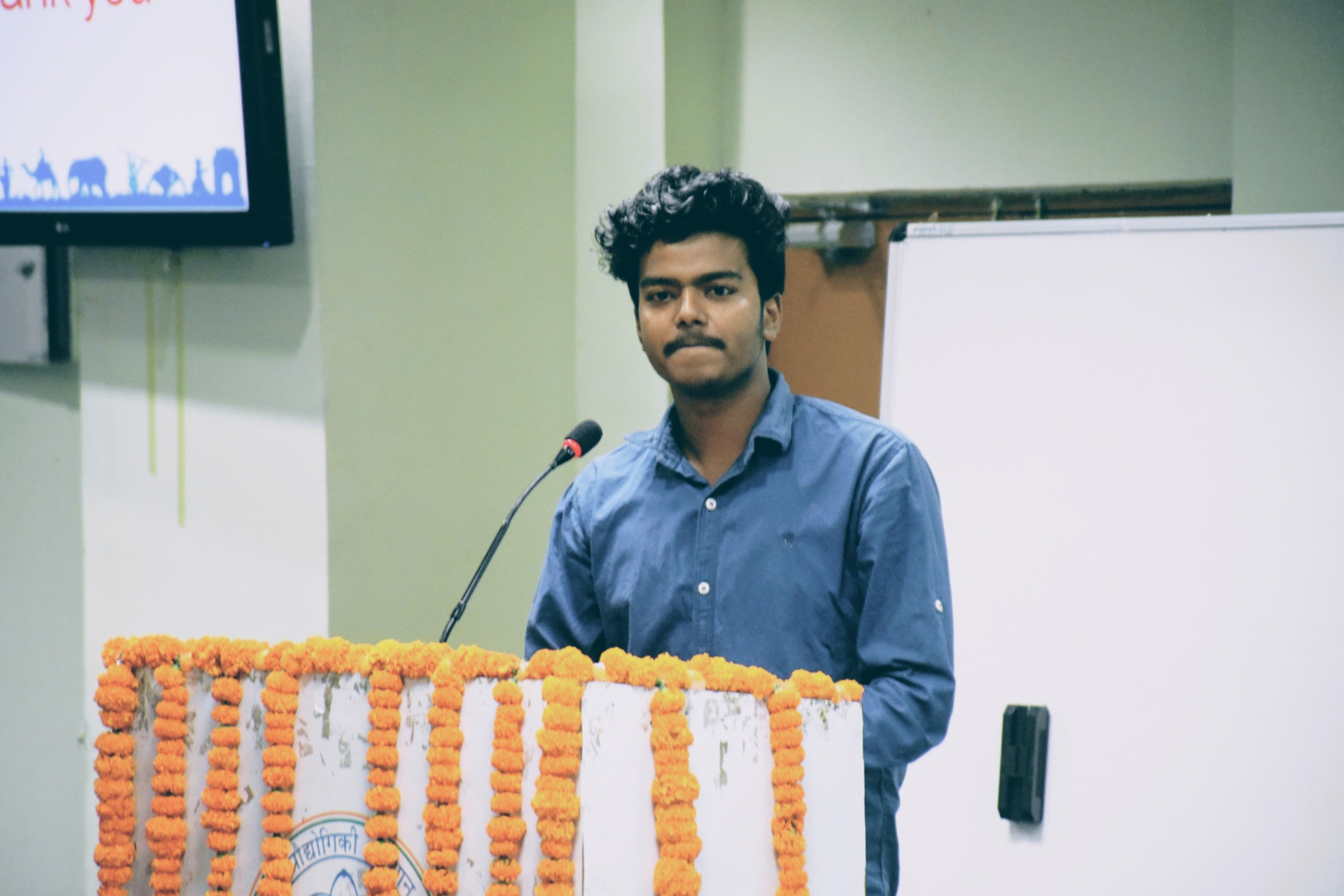PriyankarAmit's profile picture. Reading back those social science chapters which I missed because of solving differential equations. 

Software Developer 👨‍💻
@IITPAT Graduate 🎓