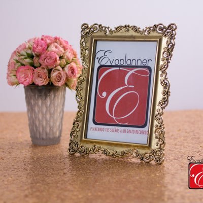 El mundo necesita de más gente que ame lo que hace y nosotros lo hacemos :especialistas en coordinación, planeación,decoración de bodas y eventos.