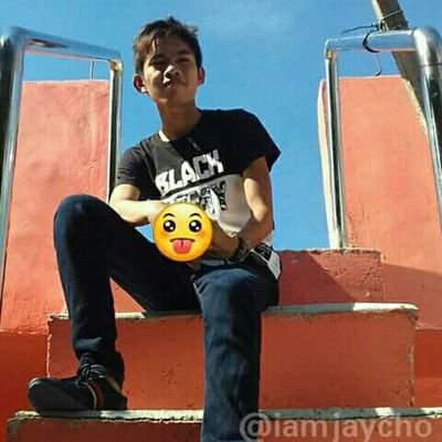 EsmailJay's profile picture. chinito