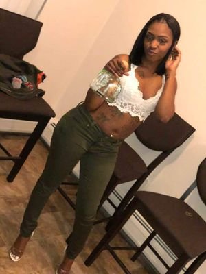 Grinding , Shitting and Living my best life 💅🏾💁🏽 Mother 1st. 😍 26