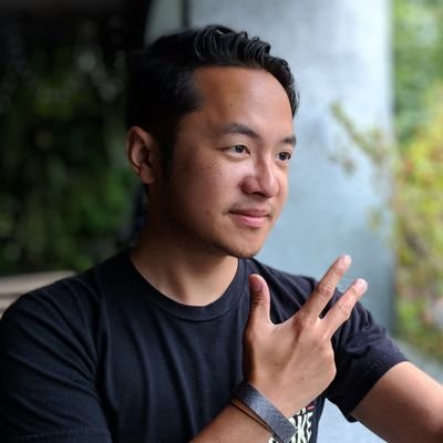 At the intersection of tech and life. Picture taker, video maker, presenter and host. the next moment is only a moment away. Say hi! hello@joshuavergara.com