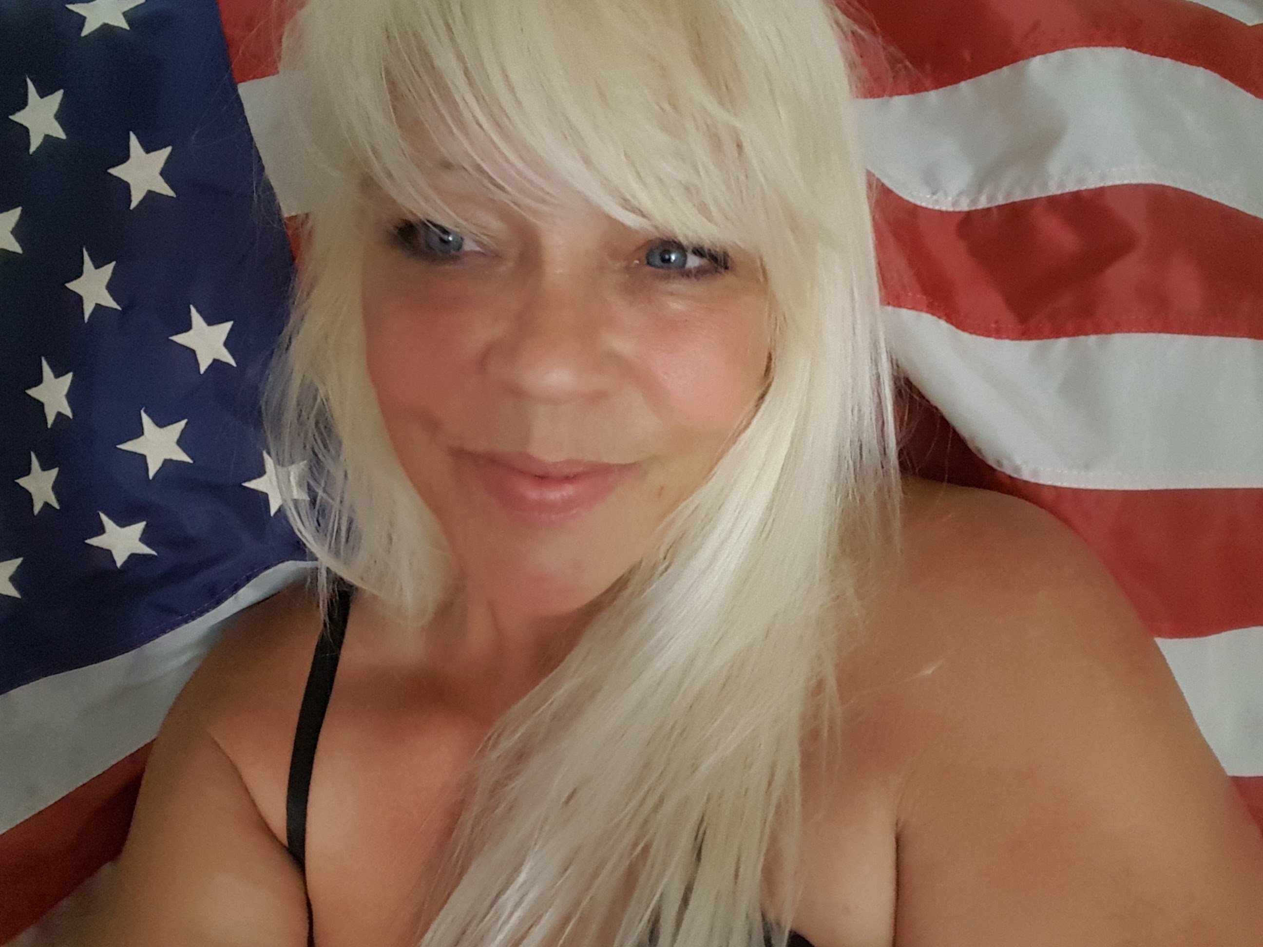 Tamedblnde's profile picture. Artitist, Inspirational Thought Leader, Published Author @srn.net , Blogger. Leader by Example, Coach , Momz Helpn Handz -helping others achieve thier goals.