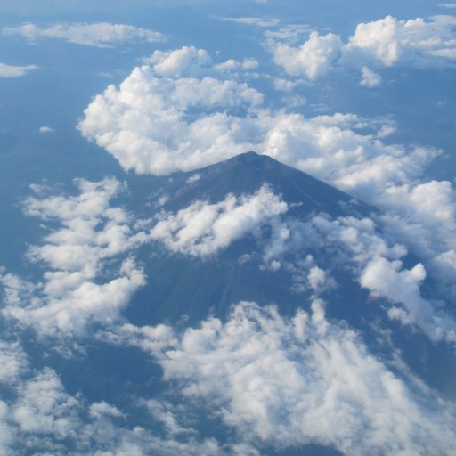 「夏が来て、あのうらうらと浮く綿のような雲を見ると、山岳へ浸らずにはいられない放浪癖を、凡太は所有していた」weekendsunshine/lazysunday/barakanbeat  ※鍵つき、無言フォローすいません。