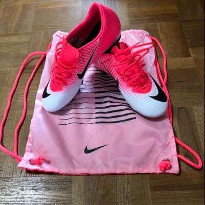 サッカー大好き❤ スパイクの中でNIKEのスパイクが一番好き フォローよろしく