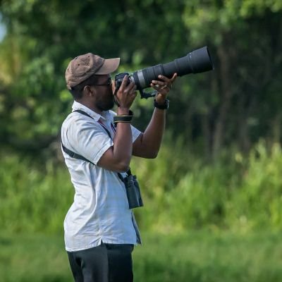 Amateur nature and wildlife photographer with a focus on birds. Based in Trinidad & Tobago. Snapshots of God's creation.