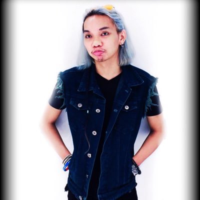 mloniversal333's profile picture. =P