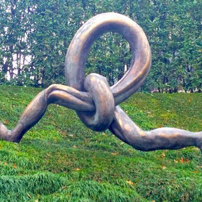 QKCqm1MqIgmh4FH's profile picture. 