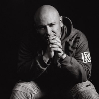 apasionado de la vida orgulloso padre de 2 hermosas princesitas algo loco y mil cosas mas jaja