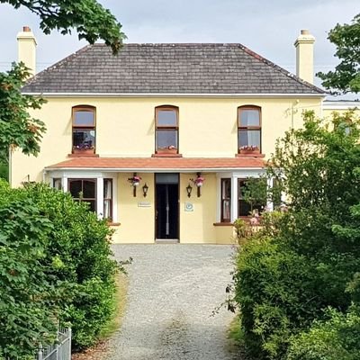 Bed&Breakfast&Restaurant in kilcrohane village on the sheeps headway 10ensuite rooms,with beautiful sea views great walking destination All size groups welcome