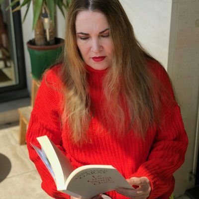 CassiotAnne's profile picture. Communication ONG / Education / Philosophie / Cinéma / Cercle littéraire / Asie