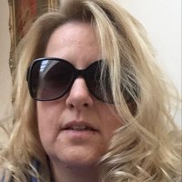 Victoria Ward (@redwinehappy) 's Twitter Profile Photo