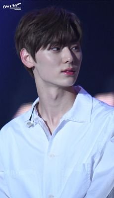 lxxyy11's profile picture. 워너원 소속사 일하세요 제발