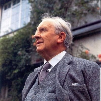 Cuenta sobre el universo del profesor J.R.R Tolkien, citas de sus libros, las mejores ilustraciones y curiosidades de su vida.